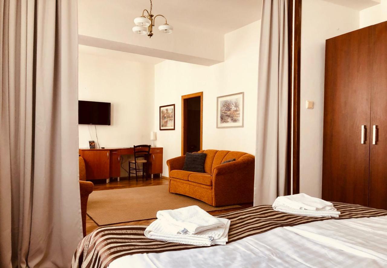 Hotel&Penzión Grand Matej Banská Štiavnica Exterior foto